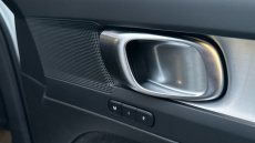 Volvo XC40 2.0 B3P Plus Black Edition 5dr Auto Petrol Estate